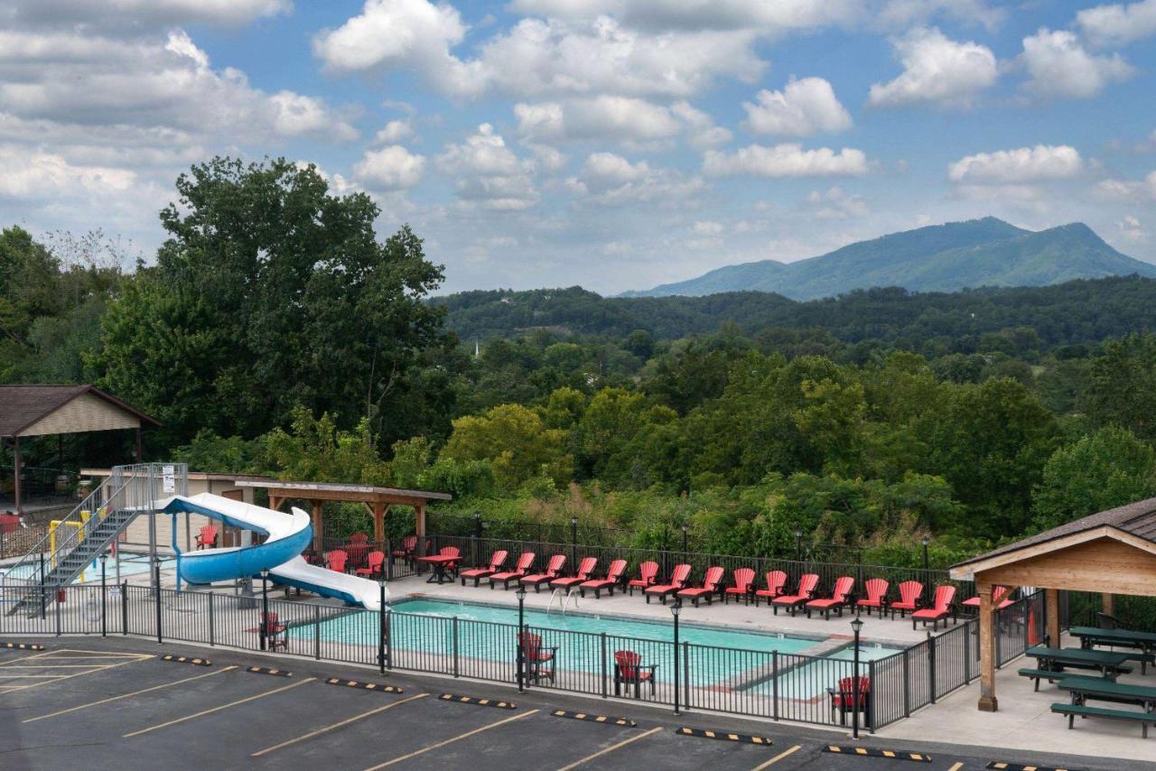 Howard Johnson By Wyndham Pigeon Forge Εξωτερικό φωτογραφία