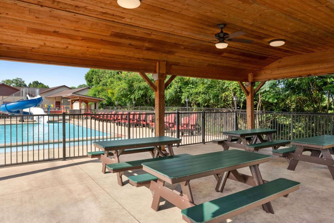 Howard Johnson By Wyndham Pigeon Forge Εξωτερικό φωτογραφία
