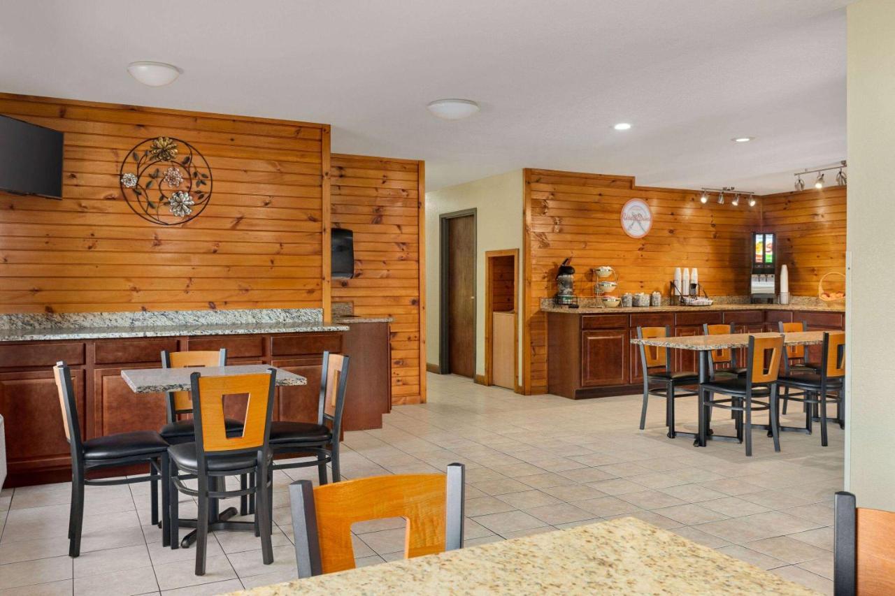 Howard Johnson By Wyndham Pigeon Forge Εξωτερικό φωτογραφία