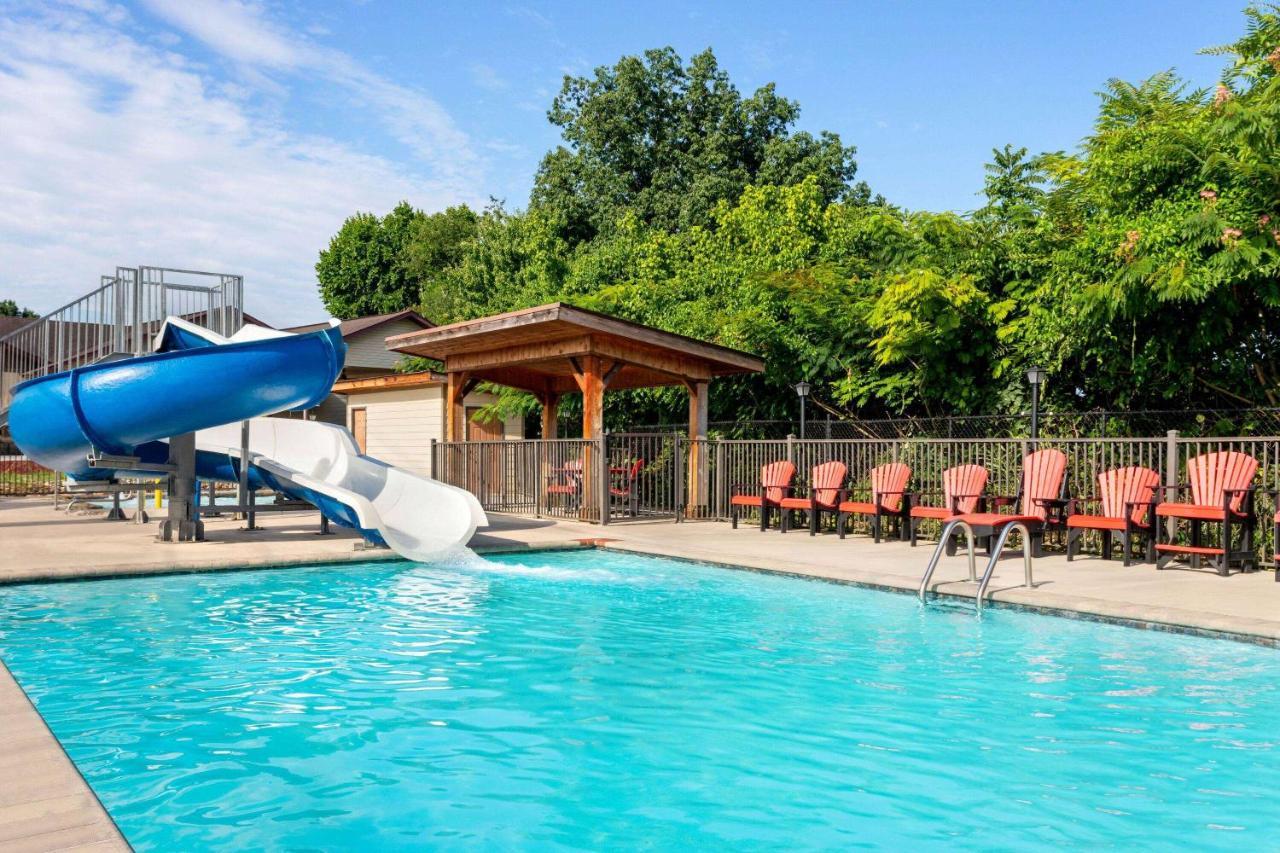 Howard Johnson By Wyndham Pigeon Forge Εξωτερικό φωτογραφία