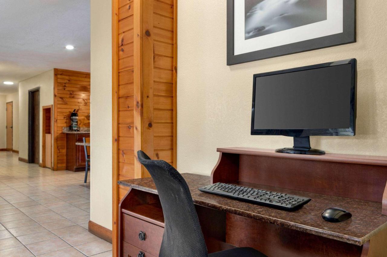 Howard Johnson By Wyndham Pigeon Forge Εξωτερικό φωτογραφία