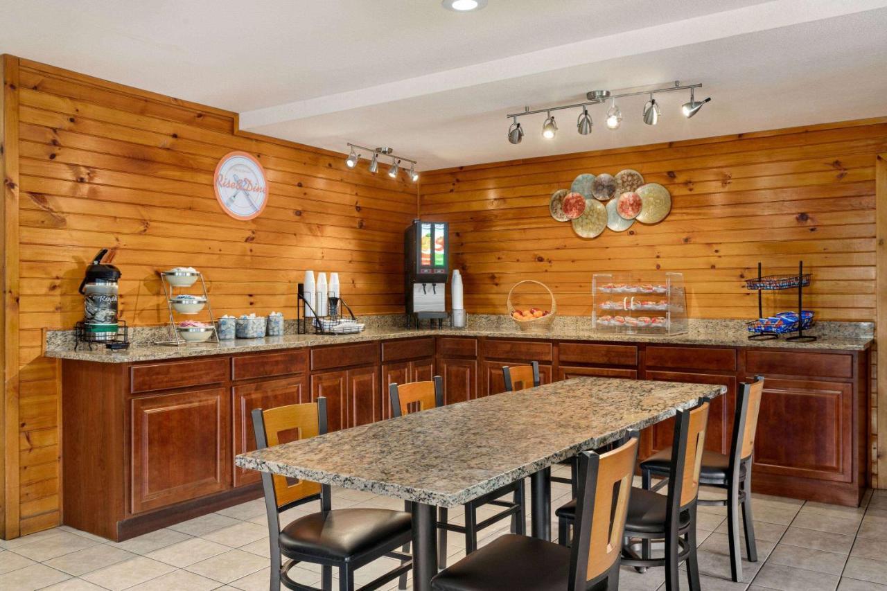 Howard Johnson By Wyndham Pigeon Forge Εξωτερικό φωτογραφία